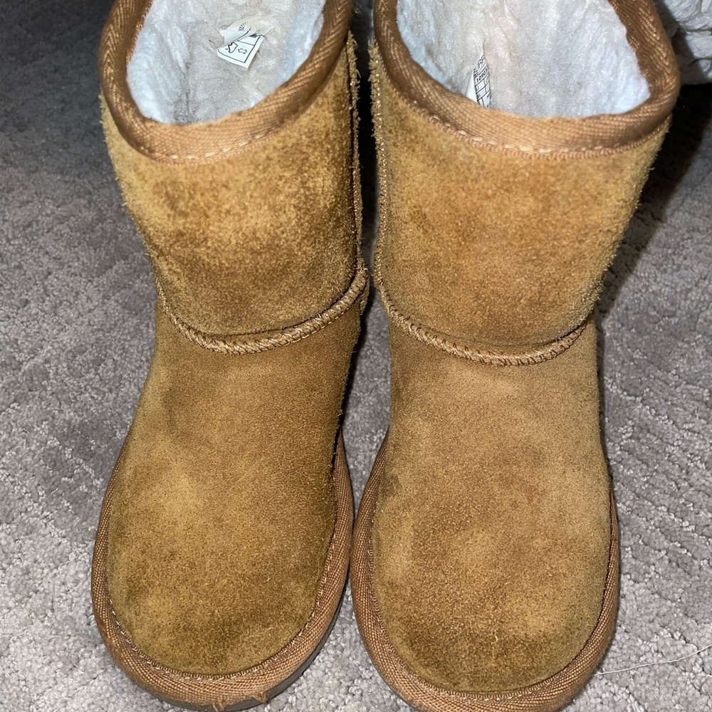 Koolaburra by UGG size 9 girls Boots
